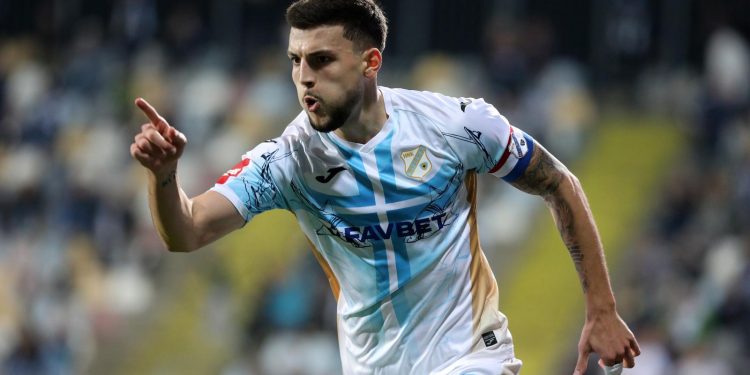 DOZNAJEMO Niko Galešić iz New Yorka leti za Zagreb! Stiže na pripreme Dinama s ‘jet lagom’ | NACIONAL.HR