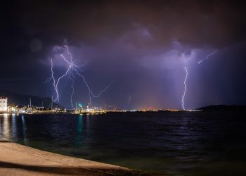 OLUJNO NEVRIJEME U srijedu pogoršanje vremena, za dio Hrvatske upaljen crveni meteoalarm. Stiže i snijeg | NACIONAL.HR