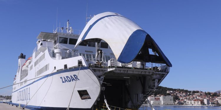 JADROLINIJA Kako se u gorivu trajekta Zadar našla voda? Sve se utvrđuje | NACIONAL.HR