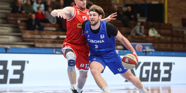 JOSIP SESAR PREUZEO CIBONU Uprava smijenila Krasića, navijači čekaju da uprava smijeni samu sebe | NACIONAL.HR