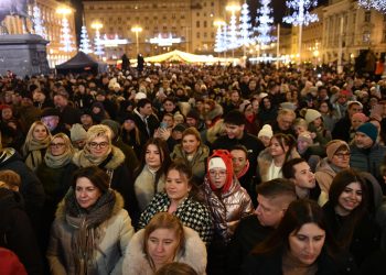 ŽELIM ŽIVOT Brojni građani i poznate osobe na humanitarnom koncertu. Prikupljeno više od 90 tisuća eura | NACIONAL.HR