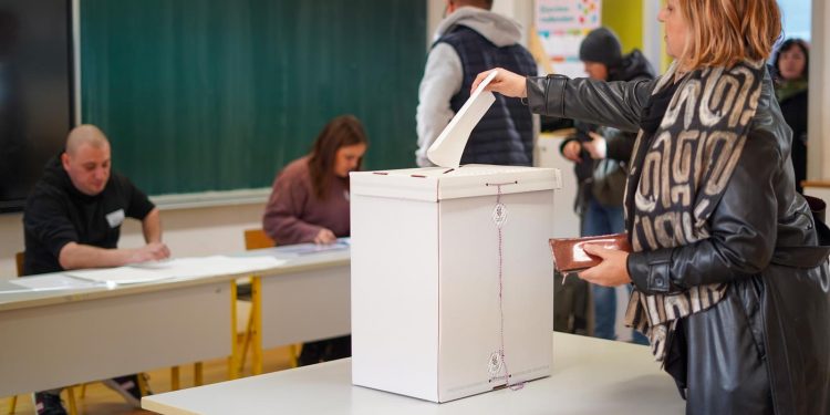 DIP Objavljeni prvi podatci o izlaznosti na izbore. Neki umjesto kemijske koristili grafitnu olovku | NACIONAL.HR