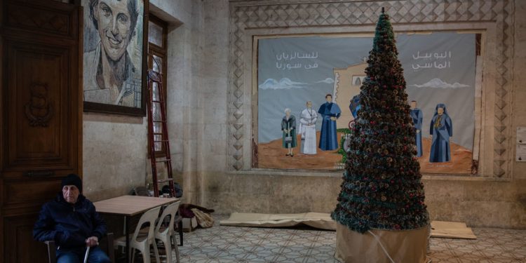 Paljenje božićnog drvca izazvalo prosvjede u Siriji — RT World News