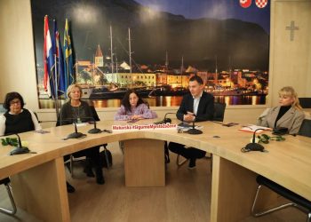 Predstavljen prvi Vodič za žrtve nasilja u Makarskoj