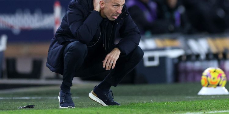 Predzadnje mjesto i obrana iz noćne more, Wolvesi otpuštaju trenera Garyja O’Neila