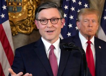 Prijedlog zakona o potrošnji koji podupire Trump pada u plamenu dok se približava zatvaranje