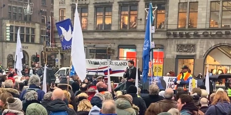 Prosvjed u Amsterdamu poziva na ‘mir s Rusijom’ — RT World News