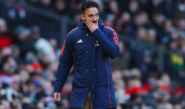 Prvi zadatak Rubena Amorima u Man Unitedu bio je preoblikovati njihovu propusnu obranu, ali on je to učinio još gorim – krhkosti koje su mučile Erika ten Haga još uvijek su očite, piše CHRIS WHEELER