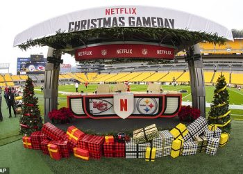 Prvo Netflixovo božićno emitiranje NFL-a nailazi na problem s ranim izdanjima prije Chiefs-Steelers