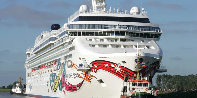 Putnik je otišao preko palube na putovanju norveške krstarice