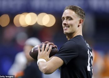 Quatternback Georgia Bulldogsa Carson Beck ima operaciju za kraj sezone u najgorem mogućem trenutku