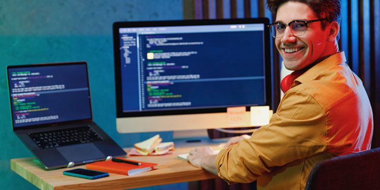 Rad od kuće za 8000€ mjesečno bez diplome? Da, postoji takvo radno mjesto