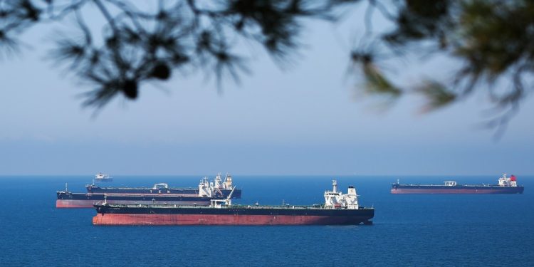 Rusija i Indija sklopile najveći energetski sporazum ikada – Reuters – RT India