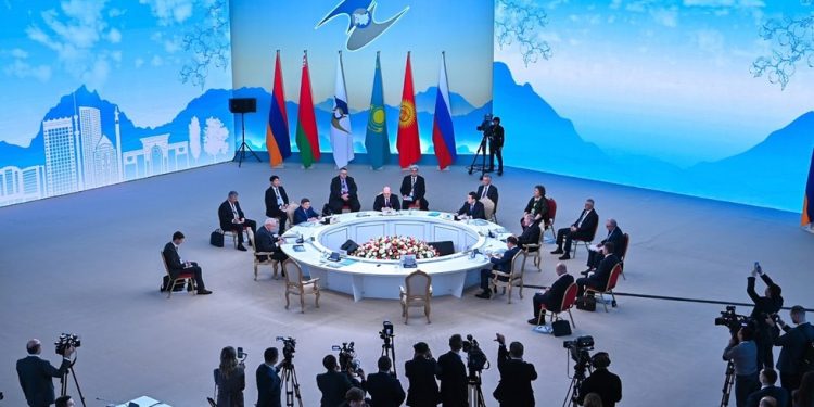 Ruske susjedne države doživljavaju gospodarski procvat – EDB — RT Business News