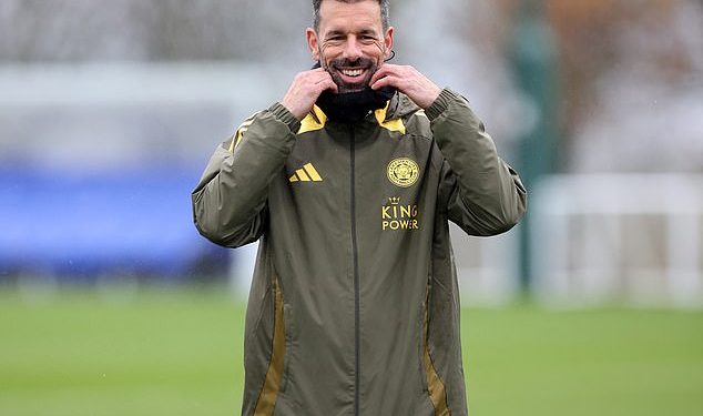 Ruud van Nistelrooy zahvaljuje kratkom razdoblju privremenog šefa Man Uniteda što mu je dodijelio prvi posao menadžera Premier lige nakon što je preuzeo Leicester