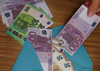 “ŠEFE, DIŽI IM PLAĆU” Konobarice u Dalmaciji oduševile: ‘Spasile su mi 400.000 eura’