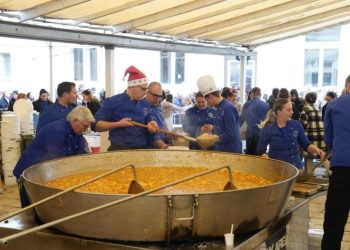 SPLITU S LJUBAVLJU Bakalar i fritule uz prigodni program na Pazaru