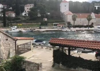 ŠTO SE TO DOGODILO NA DALMATINSKOM OTOKU? “More se odjednom tako povuklo uz zaglušujuću buku, da su brodice u dnu uvale ležale na dnu!”