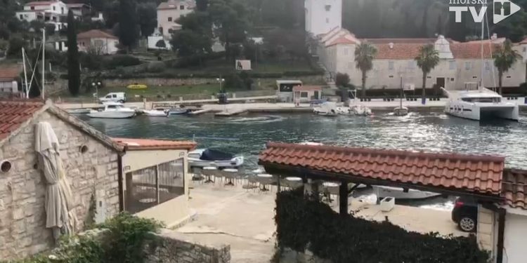 ŠTO SE TO DOGODILO NA DALMATINSKOM OTOKU? “More se odjednom tako povuklo uz zaglušujuću buku, da su brodice u dnu uvale ležale na dnu!”