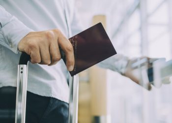 Šef ukrajinskog muzeja objašnjava zašto se nije vratio s putovanja u inozemstvo — RT World News