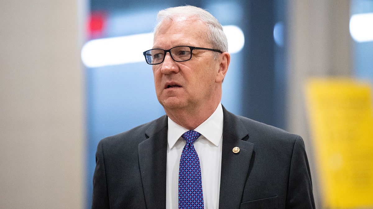 Senator Kevin Cramer viđen je u Capitolu u svibnju 2022