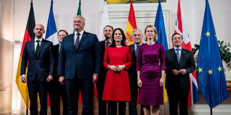 Šest velikih članica NATO-a potpisalo je dokument o planovima Ukrajine za pristupanje — RT World News