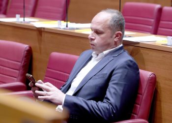 NE BU DOBRO Puhovski rastavio Hajdaša Dončića na proste faktore:’ Ispada da pomaže HDZ-u’ | NACIONAL.HR