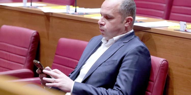 NE BU DOBRO Puhovski rastavio Hajdaša Dončića na proste faktore:’ Ispada da pomaže HDZ-u’ | NACIONAL.HR