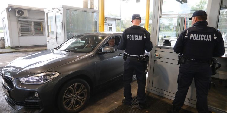 NOVIH ŠEST MJESECI Slovenija produljila kontrole na granicama s Hrvatskom i Mađarskom | NACIONAL.HR