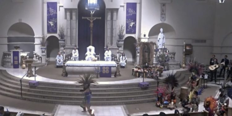 Snimljen poganski ritual tijekom svete mise: ‘Za ovakve stvari Bog nas kažnjava’