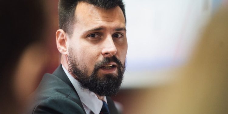 Splitski dogradonačelnik Ivošević tvrdi da je Kaufland platio 30.000 eura za sponzoriranje ispred HNK Split