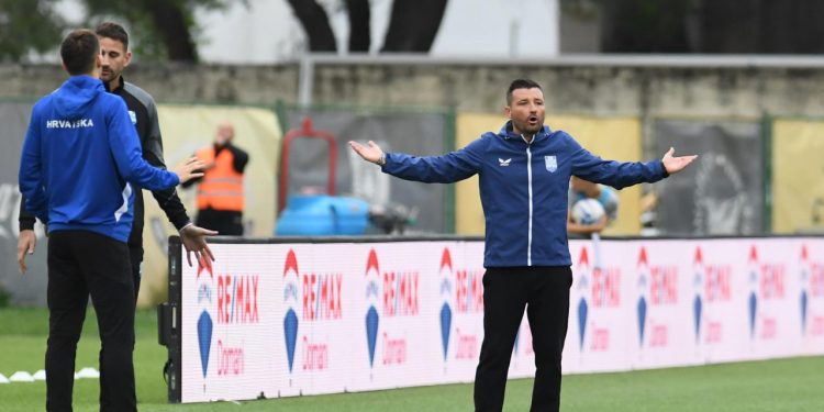 Sportske novosti – Agonija Osijekova trenera: ‘Ne osjećam poštovanje. Ponekad stvarno ne znam što bih rekao’