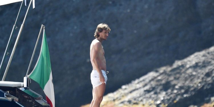 Sportske novosti – Bivši hajdukovac objavio fotografiju iz Dubaija s Modrićem, navijači se odmah oglasili: ‘Luka, vrime je’