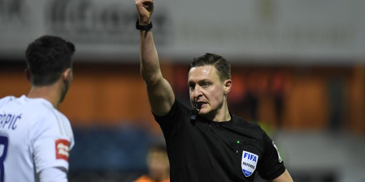 Sportske novosti – ‘Da sam ja sudio i vidio baklju, odmah bih prekinuo akciju. Sudac ne smije dati priliku novinarima i javnosti’