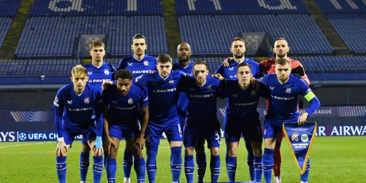 Sportske novosti – FOTO: Dinamovci zapalili svijeću na igralištu OŠ Prečko nakon tragičnog događaja