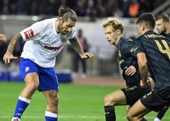 Sportske novosti – ‘Nasljednik Bobana i Modrića u cijeloj utakmici ima 14 dodavanja, a Bernauer je playmaker. Nerazumljivo’