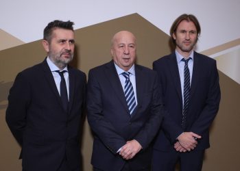 Sportske novosti – Pitanje je tko će u Dinamu raditi prijelazni rok, a igrača koji im je trebao pustili su na Bliski istok