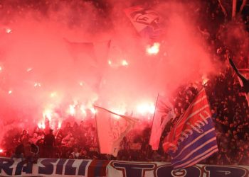 Sportske novosti – Stigle su paprene kazne za divljanje na Poljudu: Evo koliko su Hajduk i Dinamo koštali navijači u derbiju