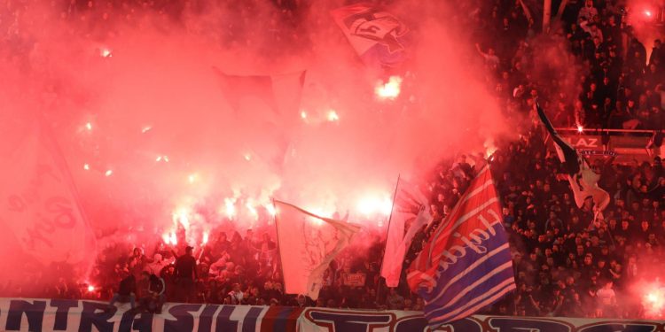 Sportske novosti – Stigle su paprene kazne za divljanje na Poljudu: Evo koliko su Hajduk i Dinamo koštali navijači u derbiju