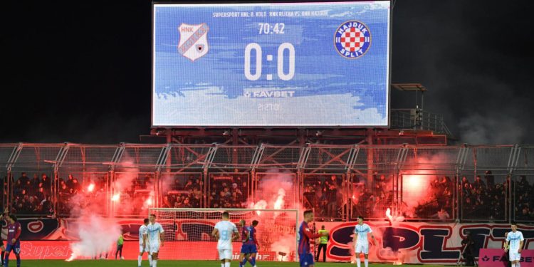 Sportske novosti – Sve su Bijeli imali u svojim rukama, ali onda se okrenuo svijet. Šest dana studenog smrznulo je hajdukovce