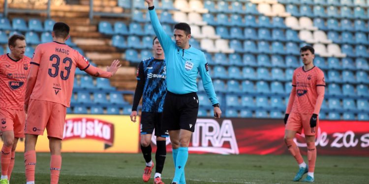 Sportske novosti – Sve veće frustracije na Opus Areni: Ima li Pajač nešto protiv Osijeka i postoji li rješenje?