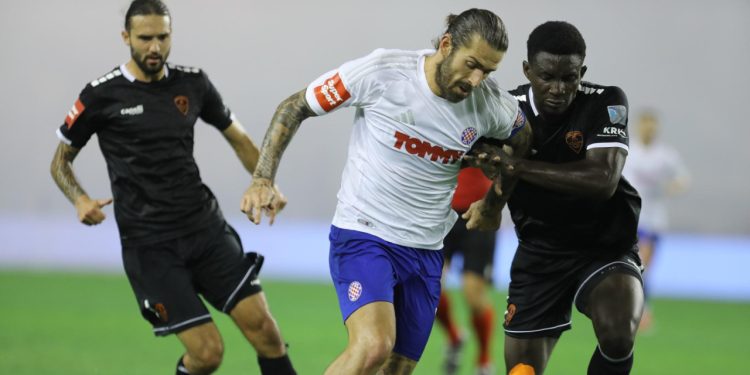 Sportske novosti – UŽIVO: Livaja prebacio golmana, Šibenik uz ludu sreću skinuo loptu s crte, na Šubićevcu vlada muk