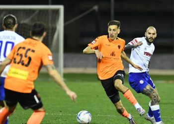Sportske novosti – UŽIVO: Livaja prebacio golmana, domaćini se spasili uz ludu sreću. Vjetar pravi probleme na Šubićevcu