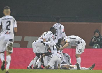 Sportske novosti – UŽIVO/VIDEO: Krizmanić šokirao Bijele, Hajduk svim silama krenuo po izjednačenje