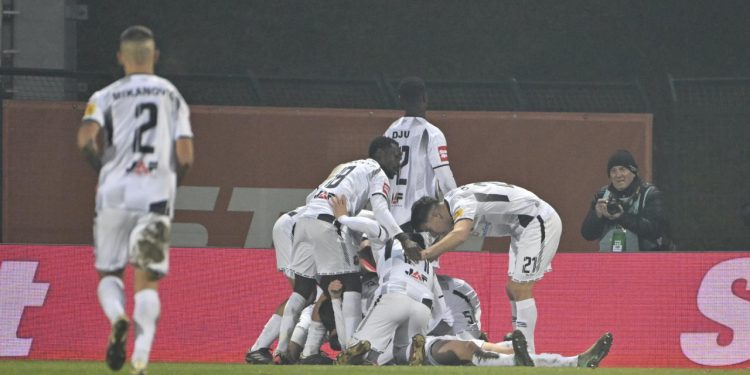 Sportske novosti – UŽIVO/VIDEO: Krizmanić šokirao Bijele, Hajduk svim silama krenuo po izjednačenje