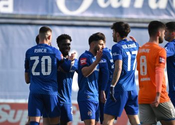 Sportske novosti – UŽIVO/VIDEO: Pogledajte efektan pogodak Kačavende, Dinamo povećao vodstvo nakon autogola Varaždina