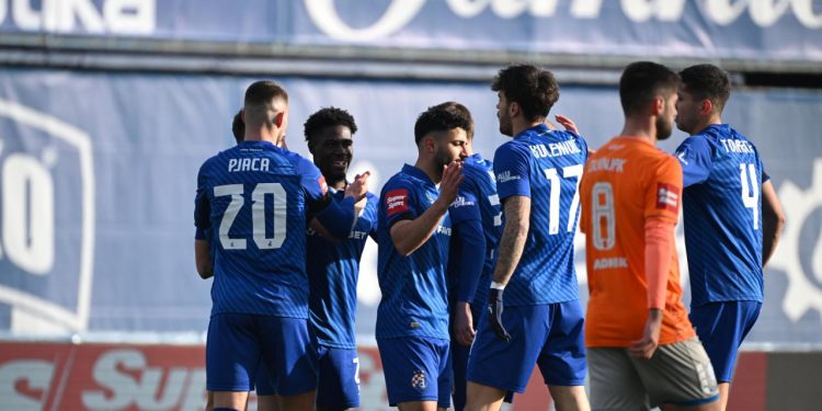 Sportske novosti – UŽIVO/VIDEO: Pogledajte efektan pogodak Kačavende, Dinamo povećao vodstvo nakon autogola Varaždina