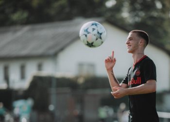 Sportske novosti – VIDEO: Mlada nada Vatrenih briljirala protiv PSG-a, pogledajte gol i asistenciju za rušenje velikana