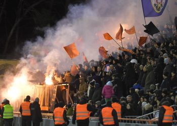 Sportske novosti – VIDEO Šibenik ‘preskočio’ baklju pa šokirao Hajduk, je li Čulina trebao reagirati? Evo što kažu pravila