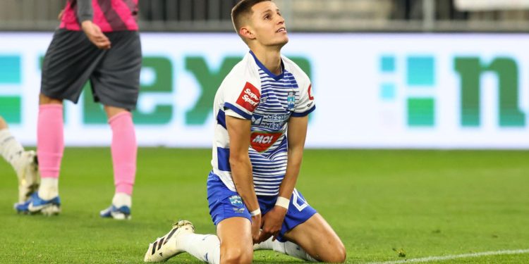 Sportske novosti – Veznjak Osijeka neshvatljivim potezima doveo Coppitellija u probleme. U klub stiže ponuda iz Rusije?